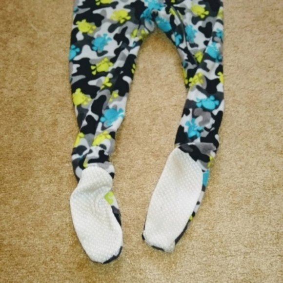Boys Fleece Footed Pajamas Sleeper Camo Skulls 4 - Picture 3 of 5